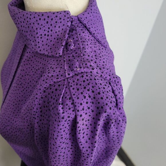 VINTAGE 70s blouse purple printed shoulder button polyester pleated S - Picture 3 of 10